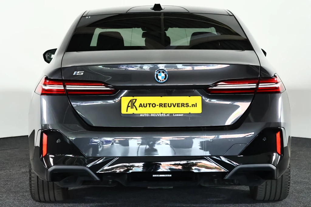 BMW i5 – foto 4