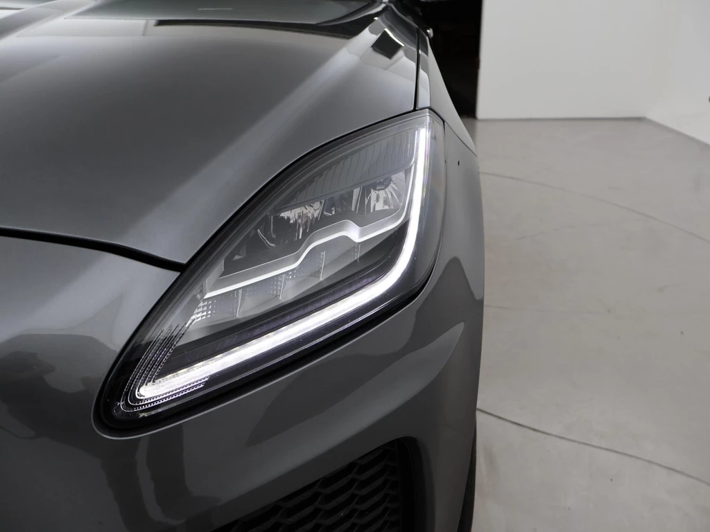 Jaguar E-PACE – foto 14