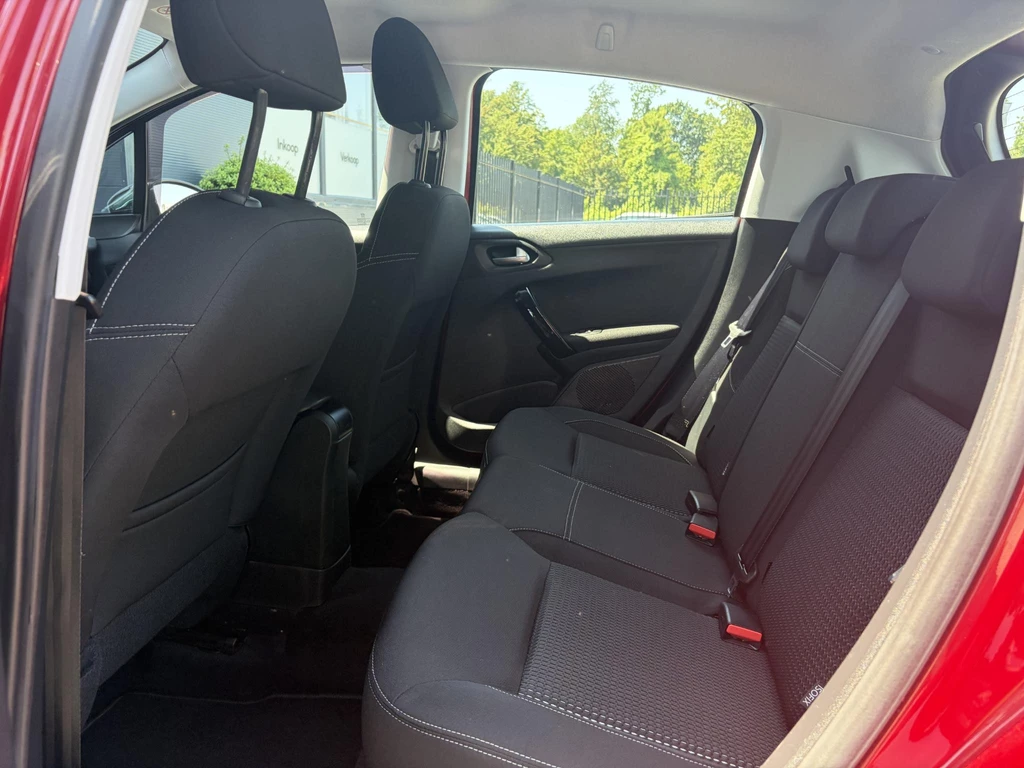 Peugeot 208 – foto 10