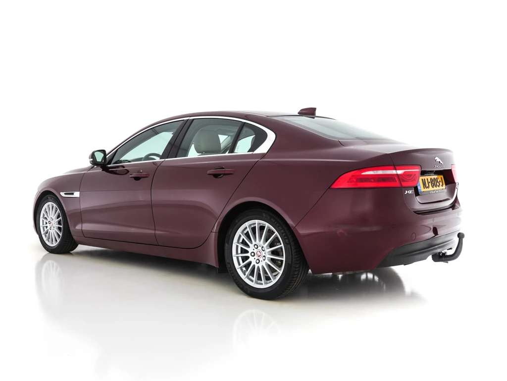 Jaguar XE – foto 2