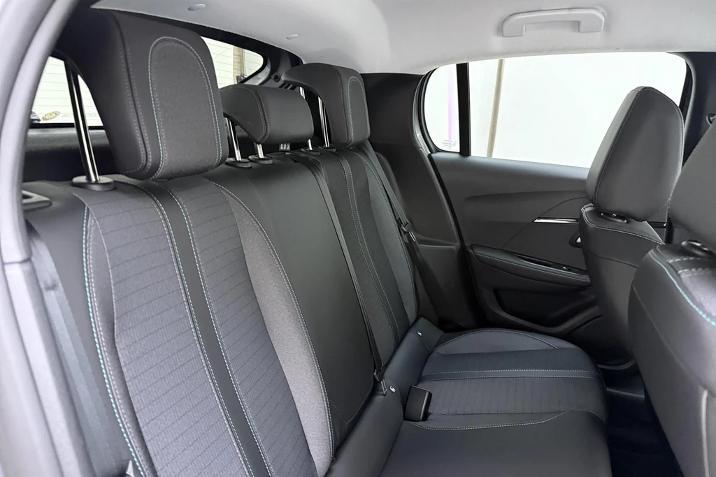 Peugeot e-208 – foto 15