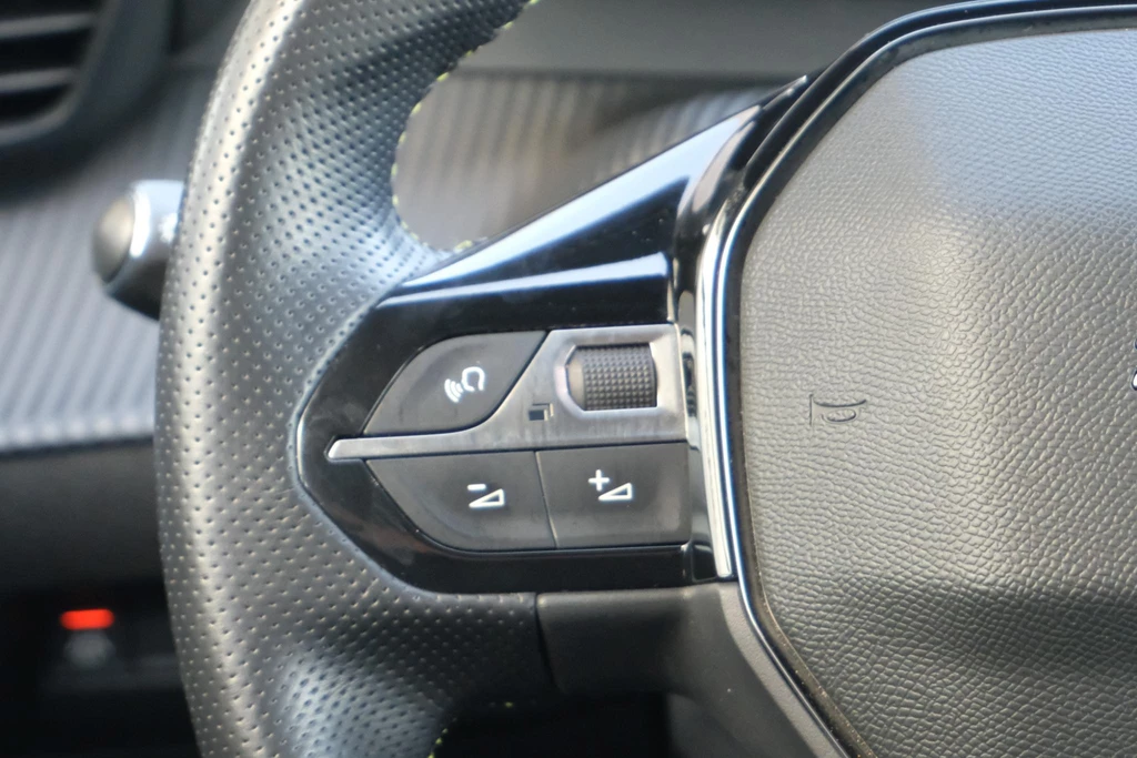 Peugeot e-208 – foto 11