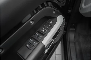 Land Rover Defender – thumbnail 43
