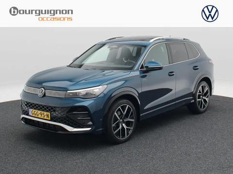 Volkswagen Tiguan 1.5 eTSi R-Line Business 150 Pk | Trekhaak | Carplay | Sportstoelen | Panoramadak | Stoel Verwarming | 20 Inch