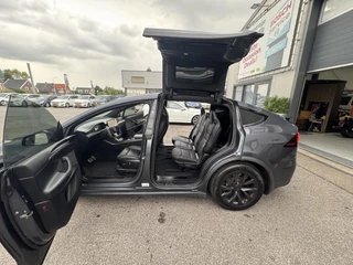 Tesla Model X – thumbnail 3