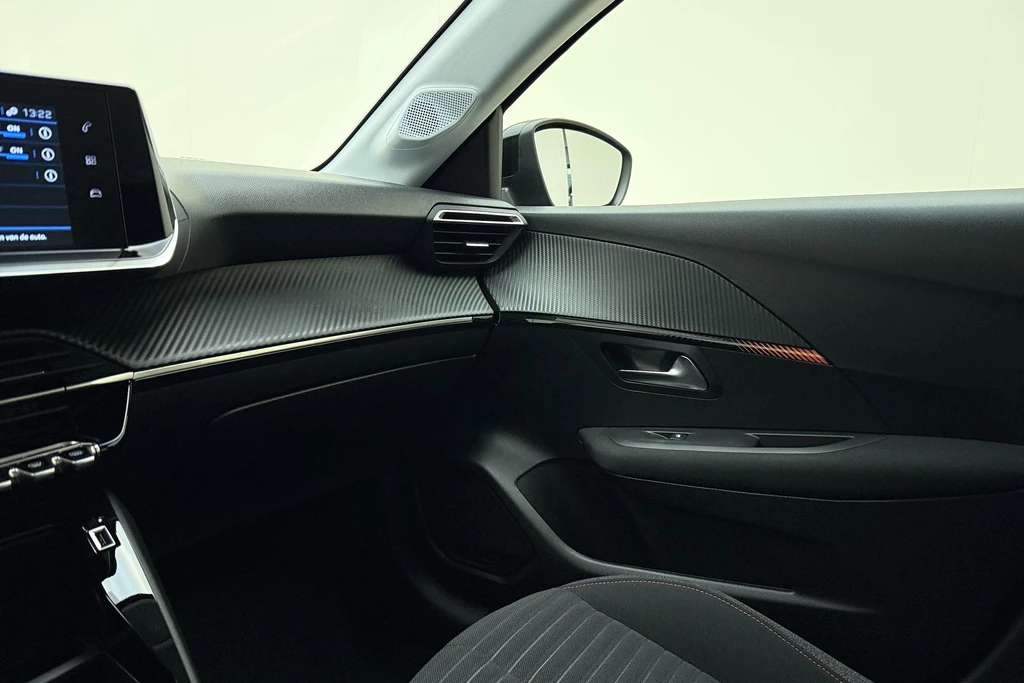 Peugeot 208 – foto 24