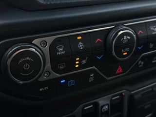 Jeep Wrangler – thumbnail 15