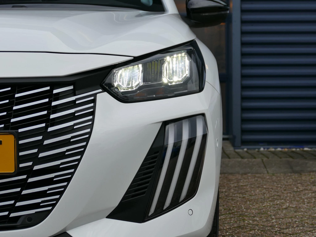 Peugeot 208 – foto 9