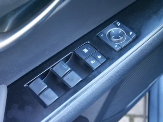 Lexus UX – thumbnail 33