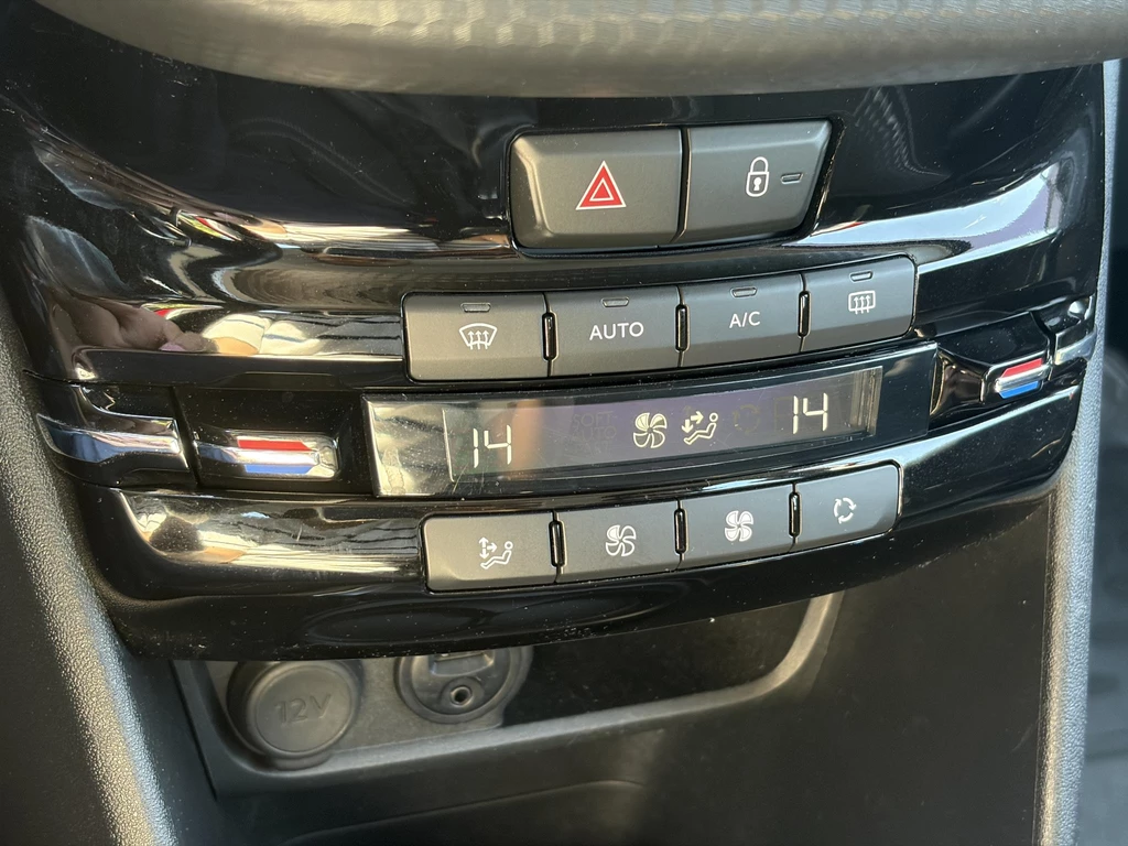 Peugeot 208 – foto 17