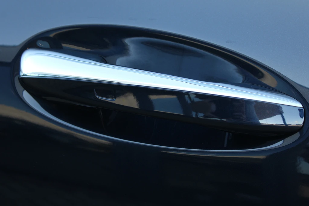 Mercedes-Benz EQC – foto 23