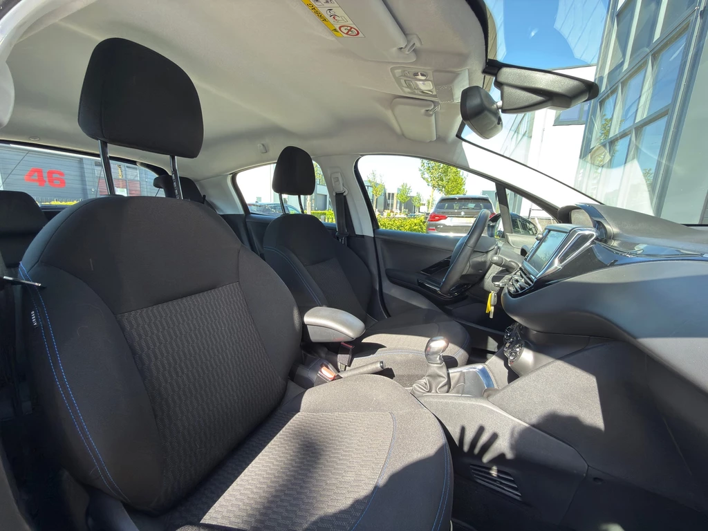 Peugeot 208 – foto 10
