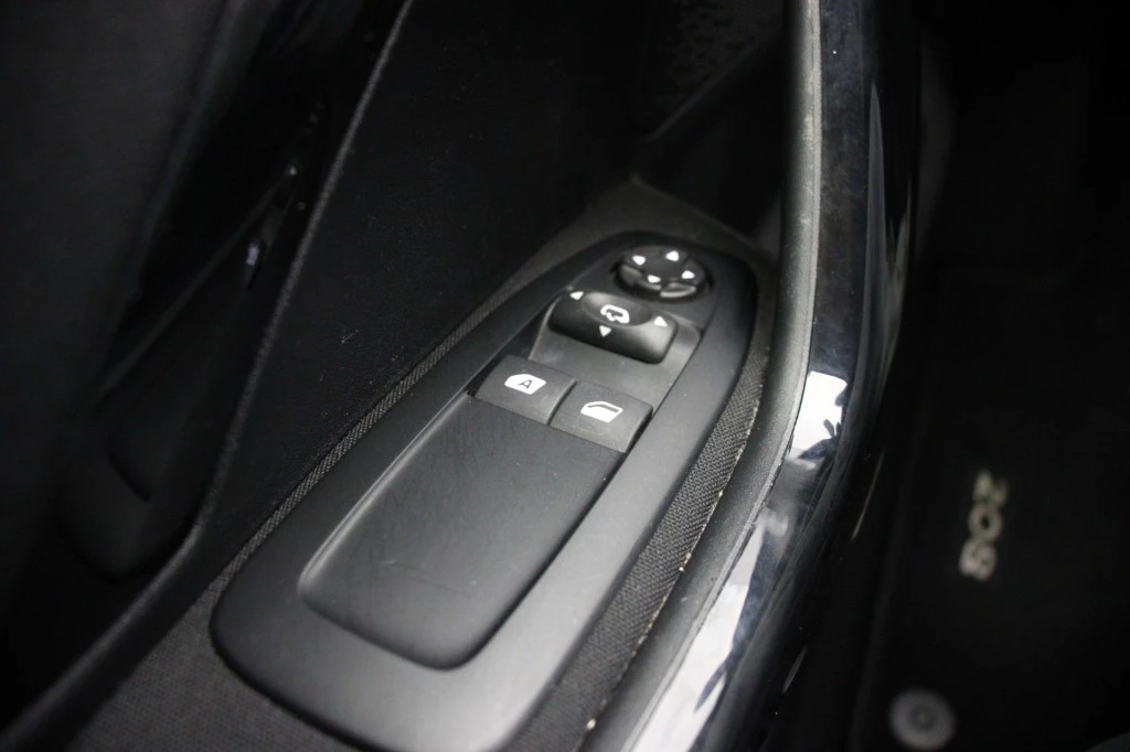 Peugeot 208 – foto 30