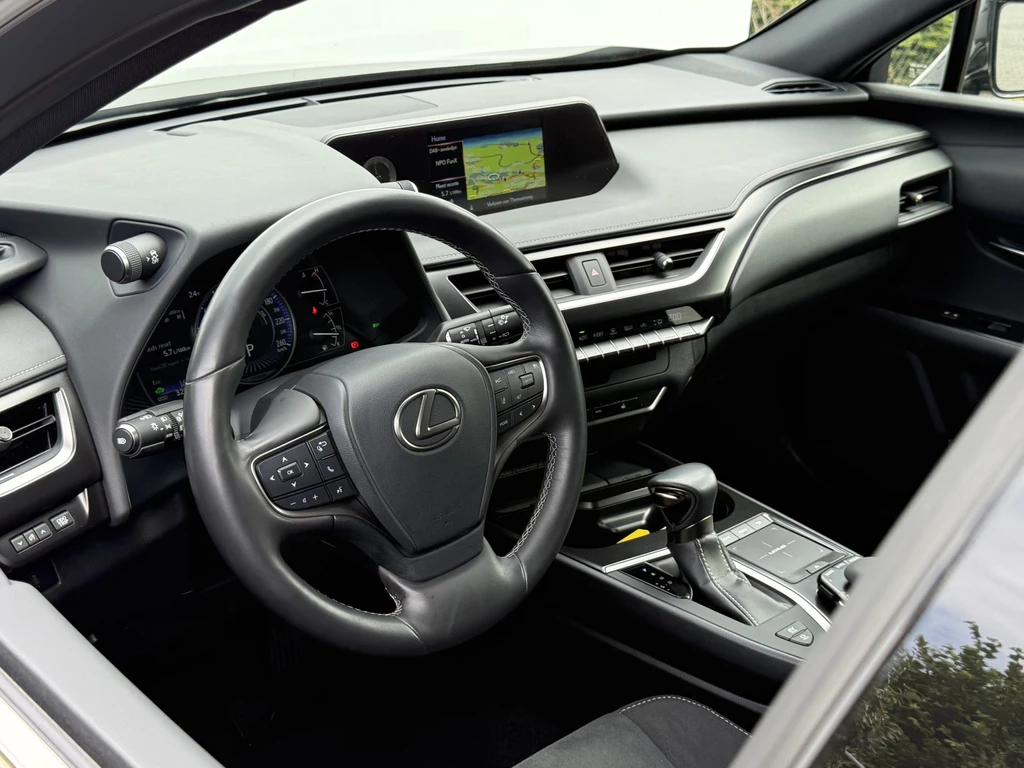 Lexus UX – foto 10