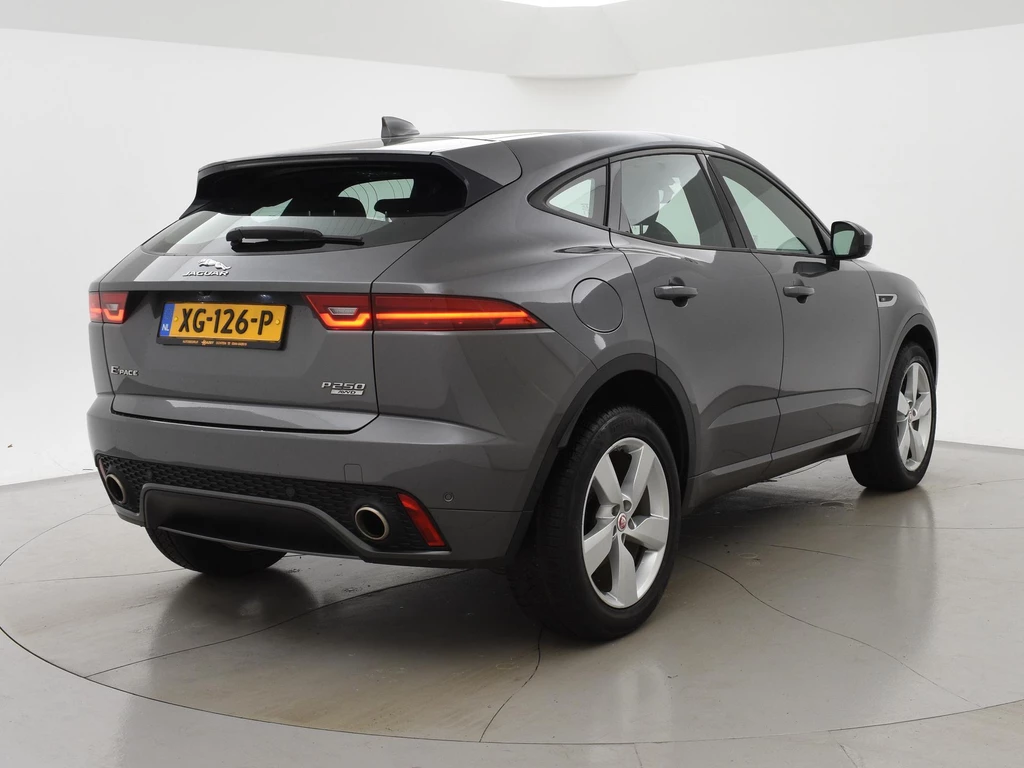 Jaguar E-PACE – foto 4