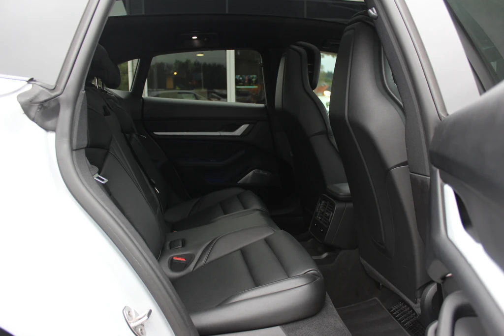 Porsche Taycan – foto 16