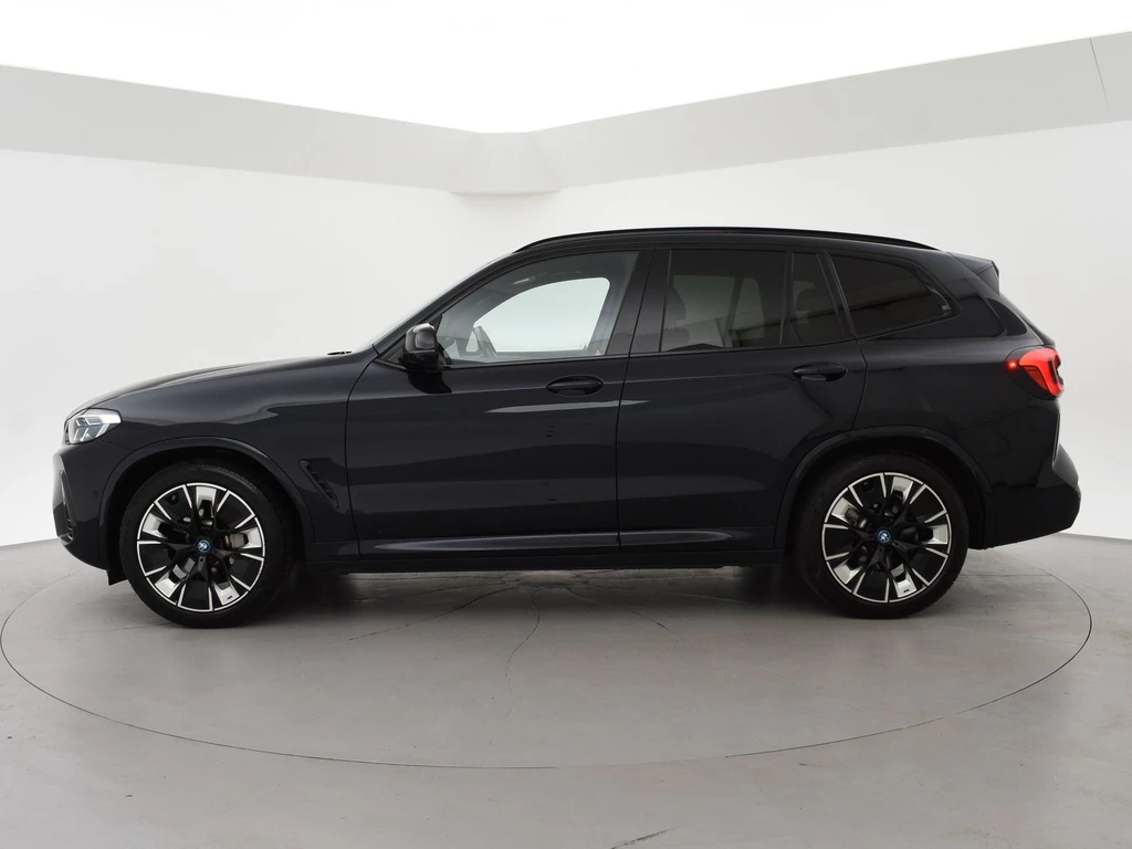 BMW iX3 – foto 4