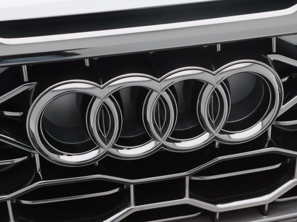 Audi RSQ8 – foto 11