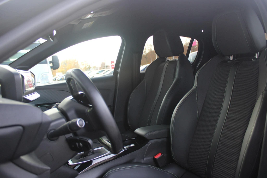 Peugeot 208 – foto 8