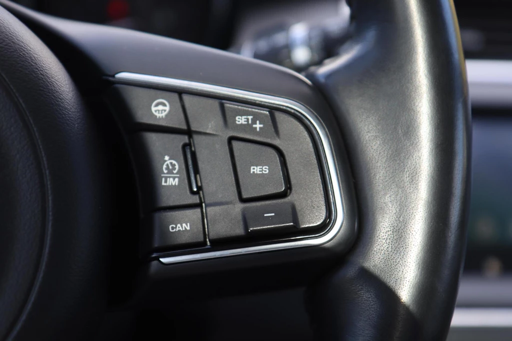 Jaguar E-PACE – foto 9