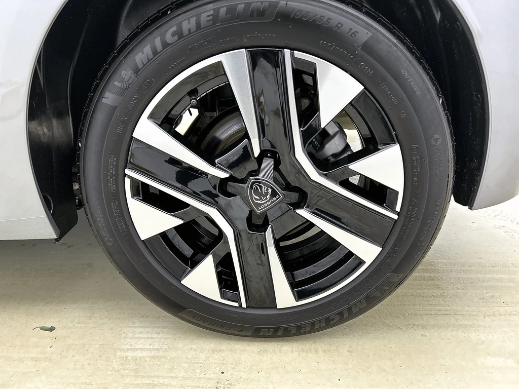 Peugeot 208 – foto 30