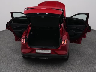 Ford Mustang Mach-E – thumbnail 34