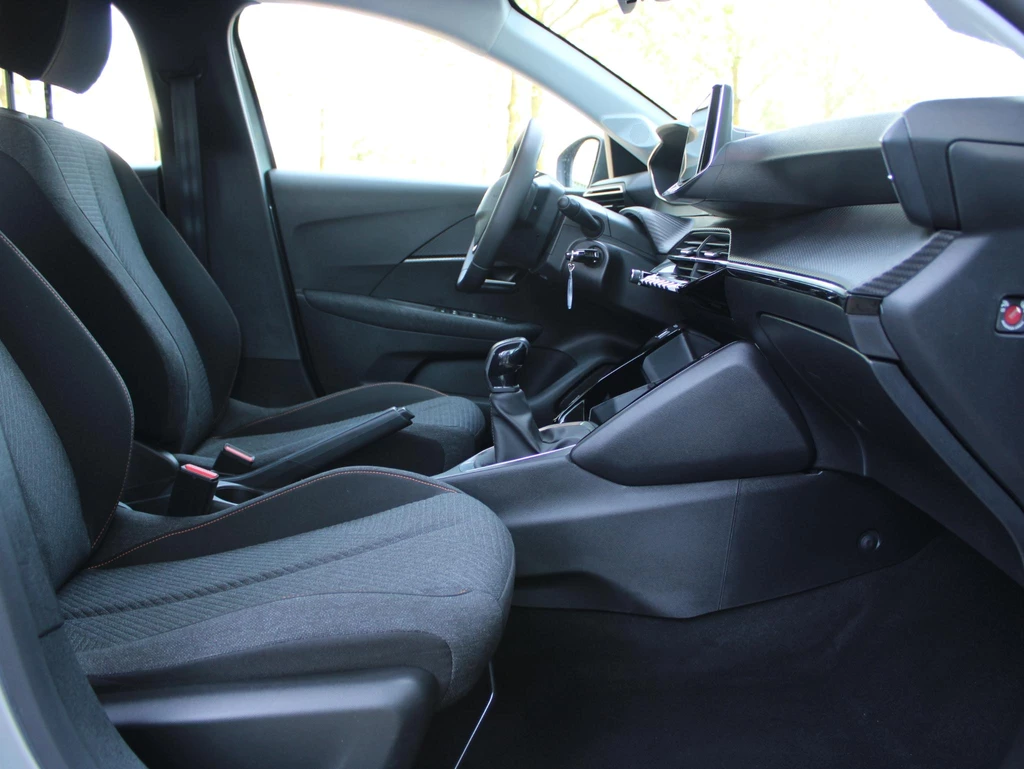 Peugeot 208 – foto 9