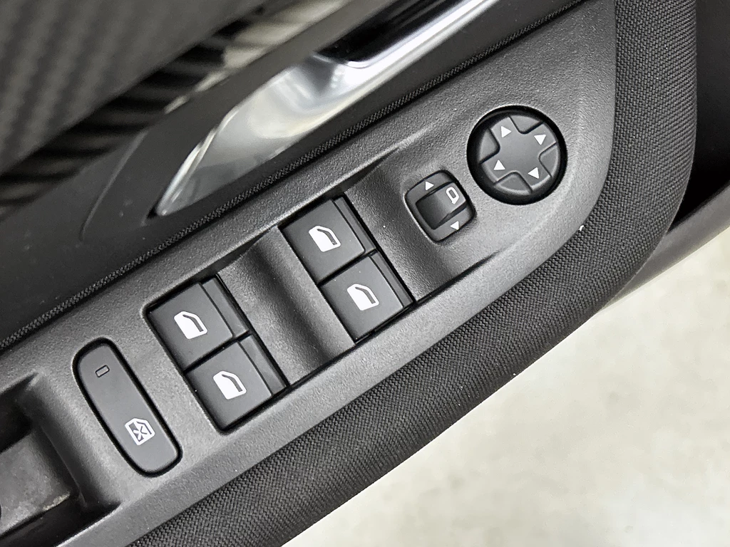 Peugeot 208 – foto 9