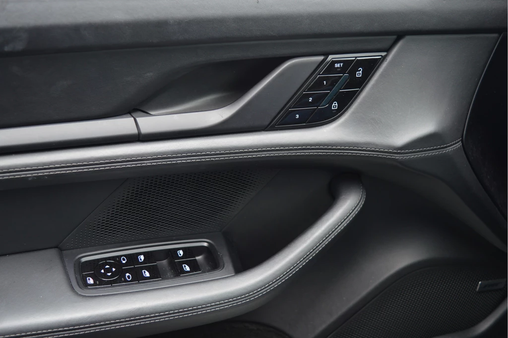 Porsche Taycan – foto 11