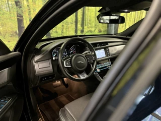 Jaguar XF – thumbnail 12