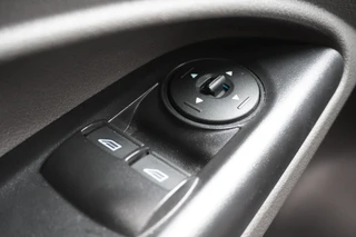Ford Transit Connect – thumbnail 18