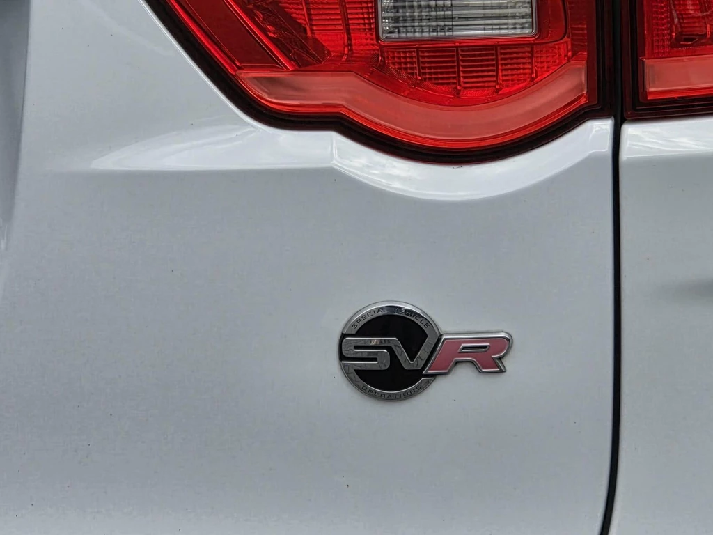 Jaguar F-PACE – foto 12