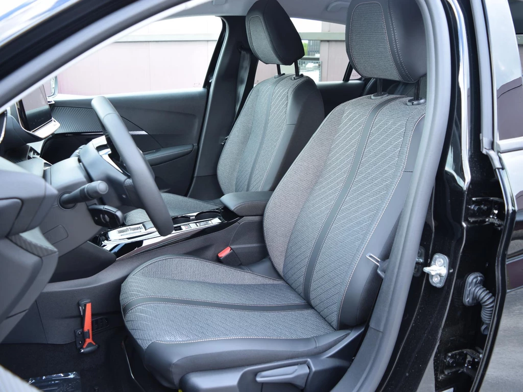 Peugeot e-208 – foto 19