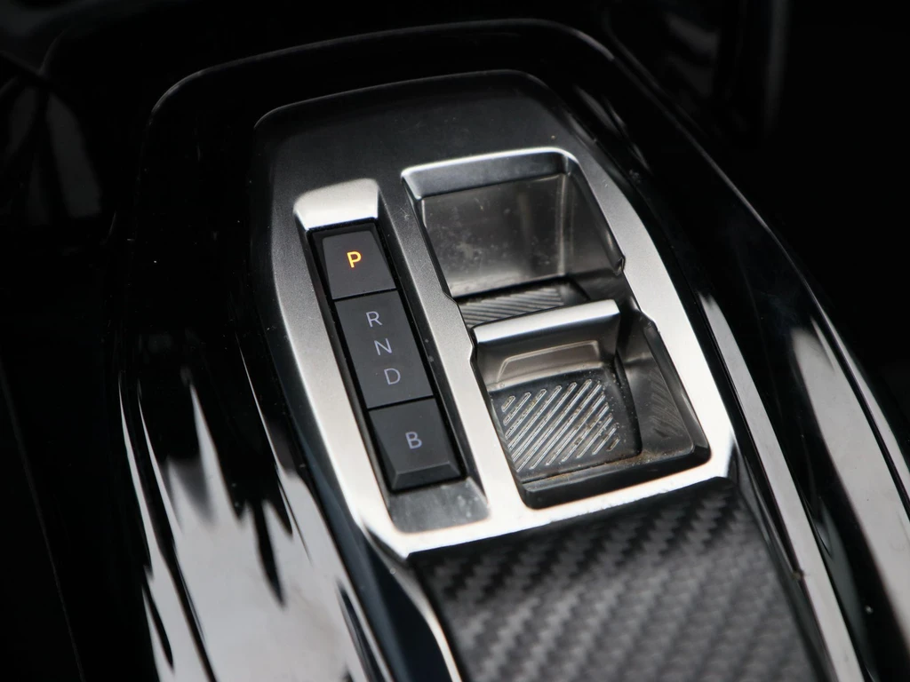 Peugeot e-2008 – foto 28
