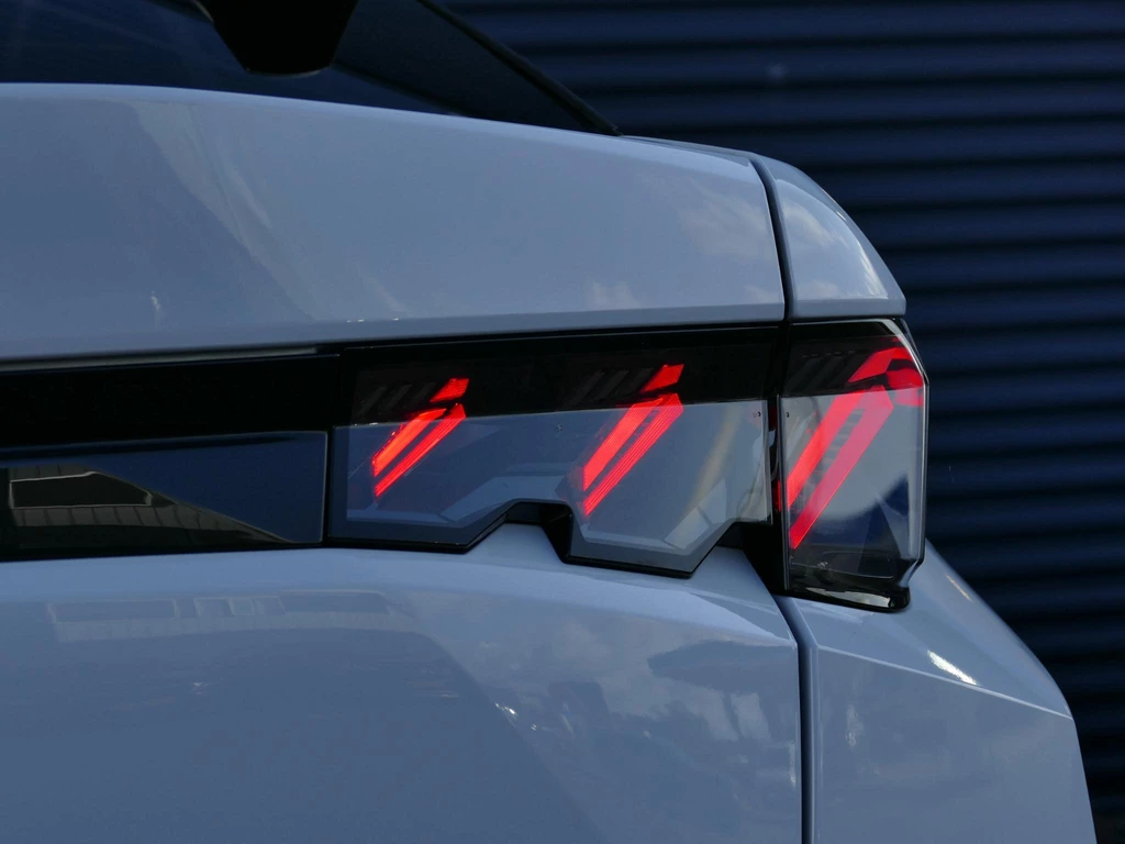 Peugeot e-3008 – foto 18