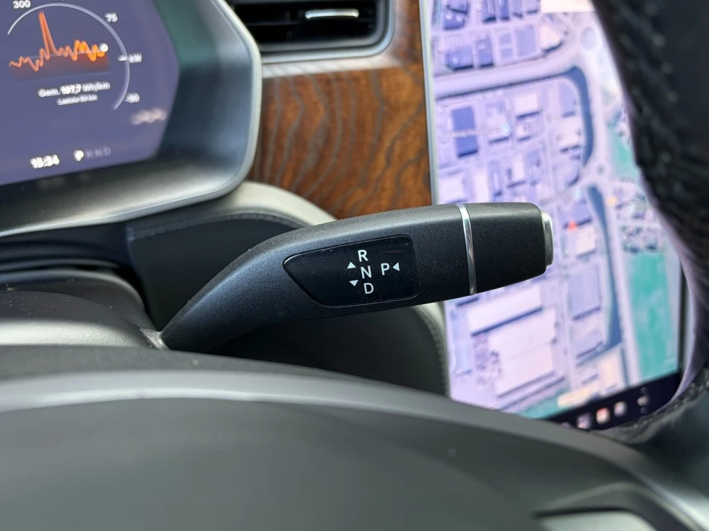 Tesla Model X – foto 18