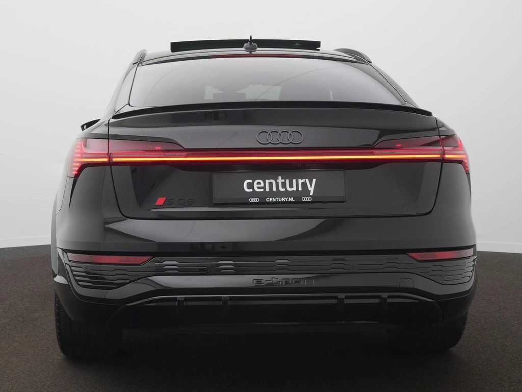 Audi Q8 Sportback e-tron – foto 5