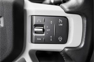 Land Rover Defender – thumbnail 39