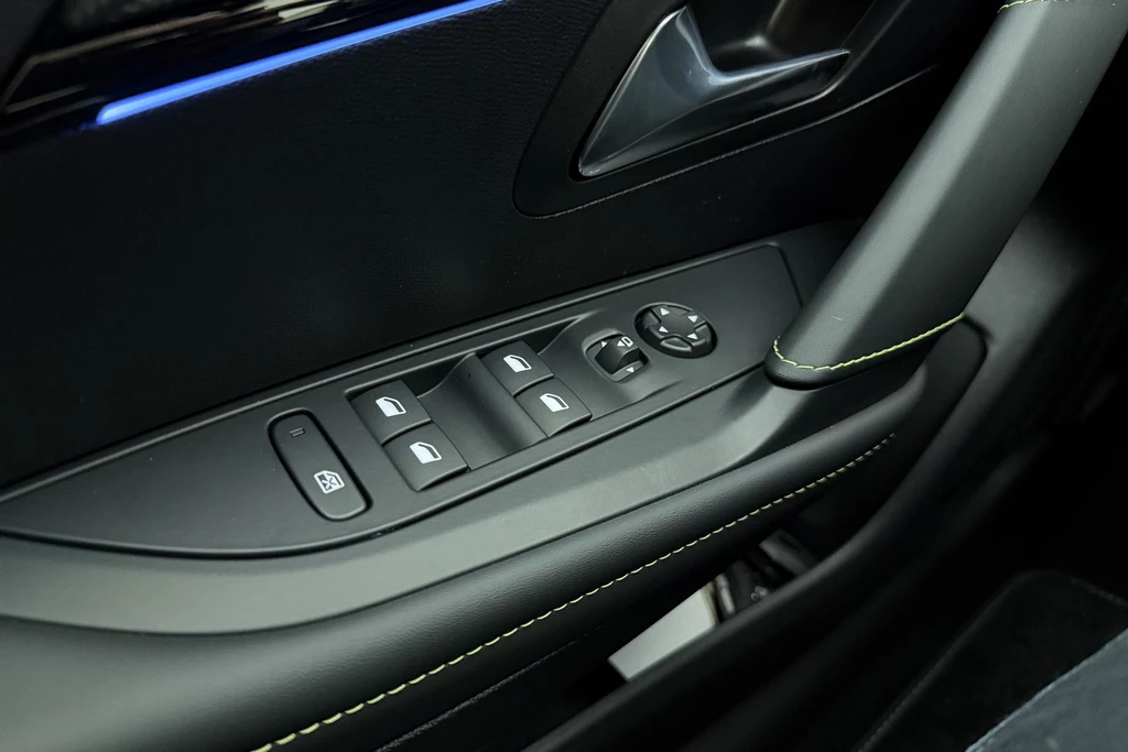 Peugeot 208 – foto 17