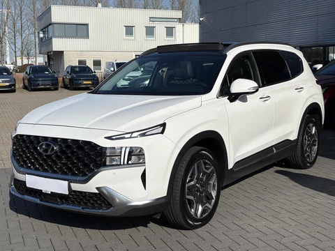 Hyundai Santa Fe 1.6 T-GDI PHEV Premium Sky 7p. | Afneembare trekhaak | Panoramadak | Stoelverwarming | Adaptive cruise control | Camera | KRELL