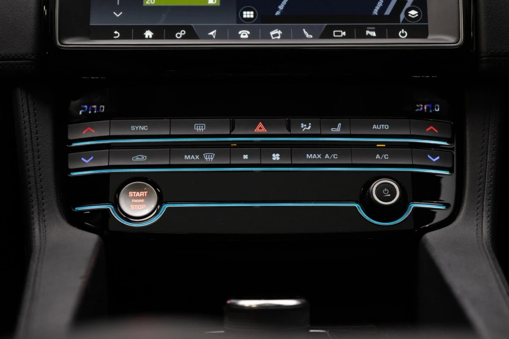 Jaguar F-PACE – foto 23