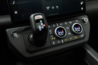 Land Rover Defender – thumbnail 17