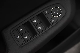 Renault Clio – thumbnail 25