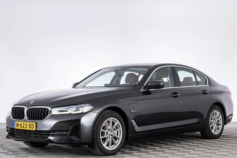 BMW 5 Serie 520 e Business Edition Plus | LEDER | PHEV | ✅ 1e Eigenaar -HEMELVAART OPEN!-