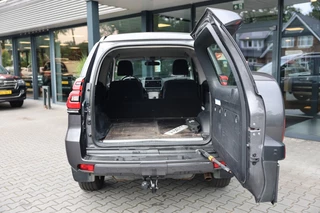 Toyota Land Cruiser – thumbnail 8