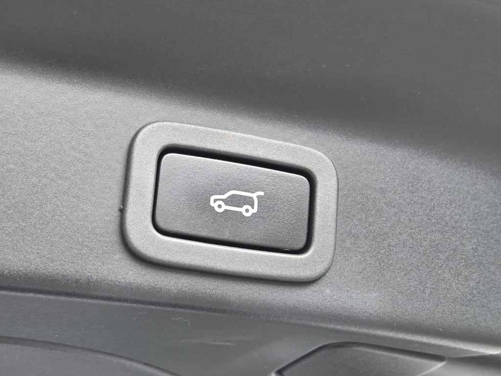 Jaguar F-PACE – foto 16