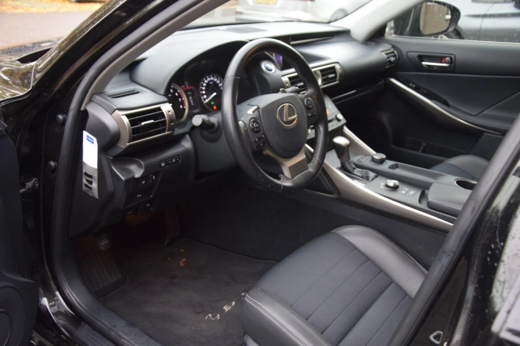 Lexus IS – foto 10