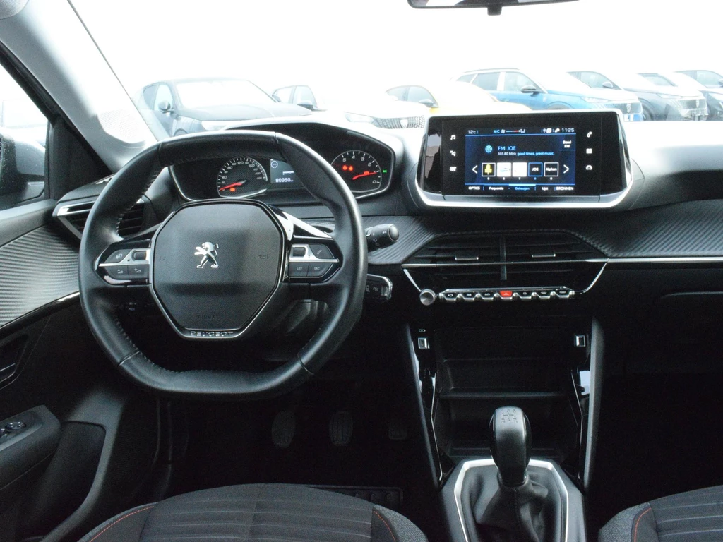 Peugeot 208 – foto 10
