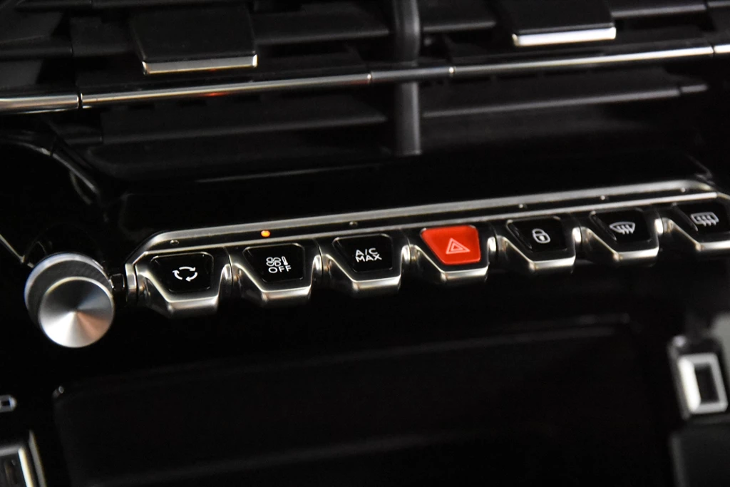 Peugeot 208 – foto 18