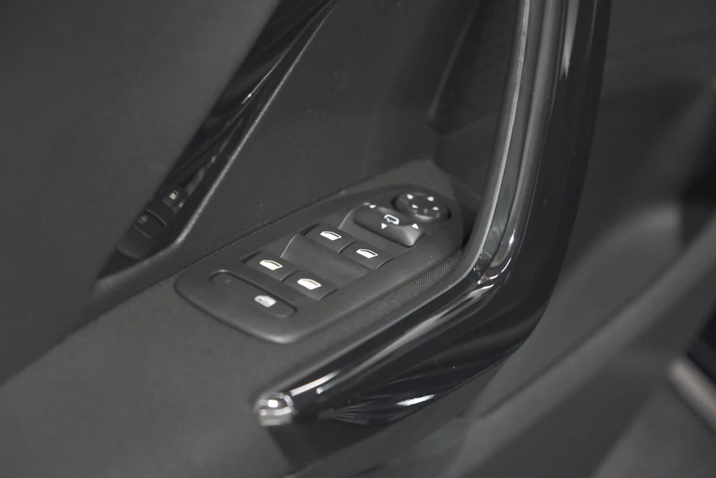 Peugeot 208 – foto 35